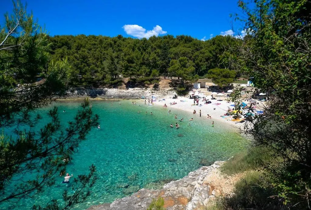 New Renovated Apartment 15 Min From Beach On Foot Pula