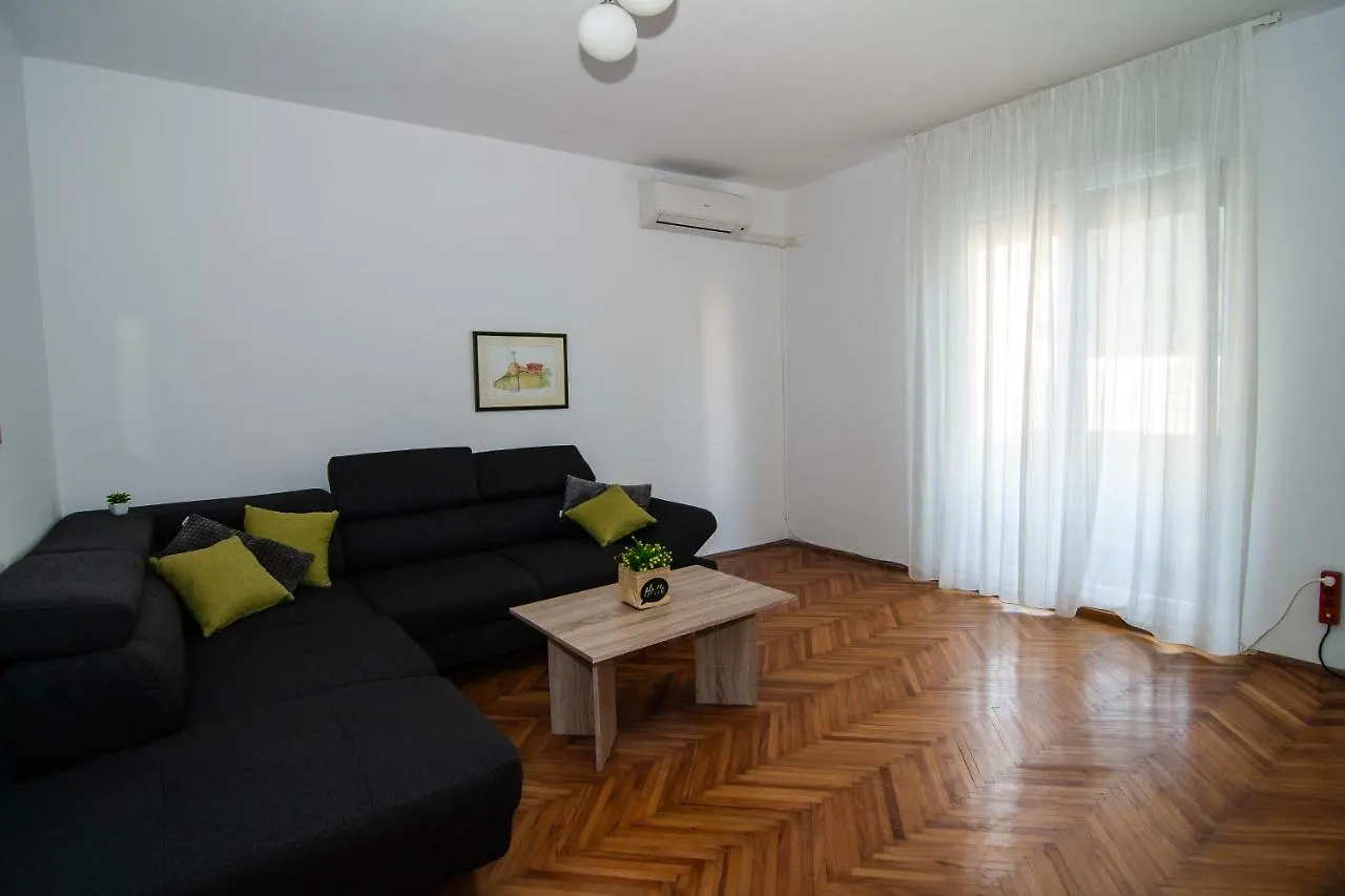 New Renovated Apartment 15 Min From Beach On Foot Pula Kroatien
