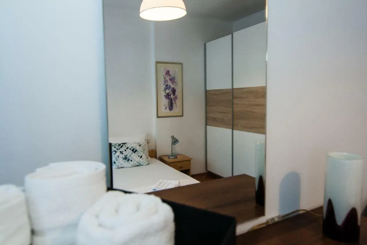 New Renovated Apartment 15 Min From Beach On Foot Pula 0*,
